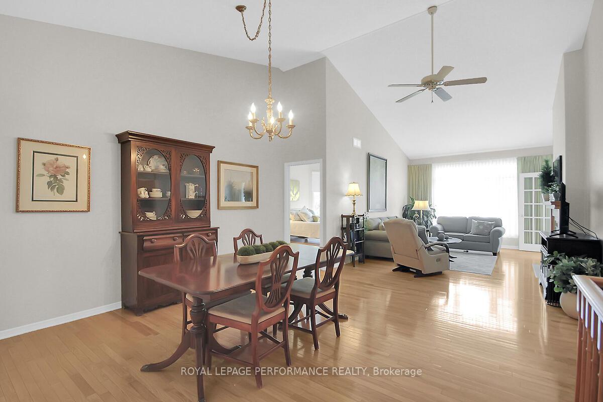 Photo 7 of 6 Briardale Crescent, Ottawa, City View/Skyline/Fisher Heights/Parkwood Hills — HOMEH
