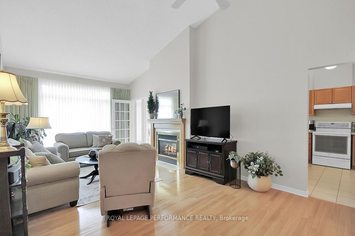 Photo 9 of 6 Briardale Crescent, Ottawa, City View/Skyline/Fisher Heights/Parkwood Hills — HOMEH