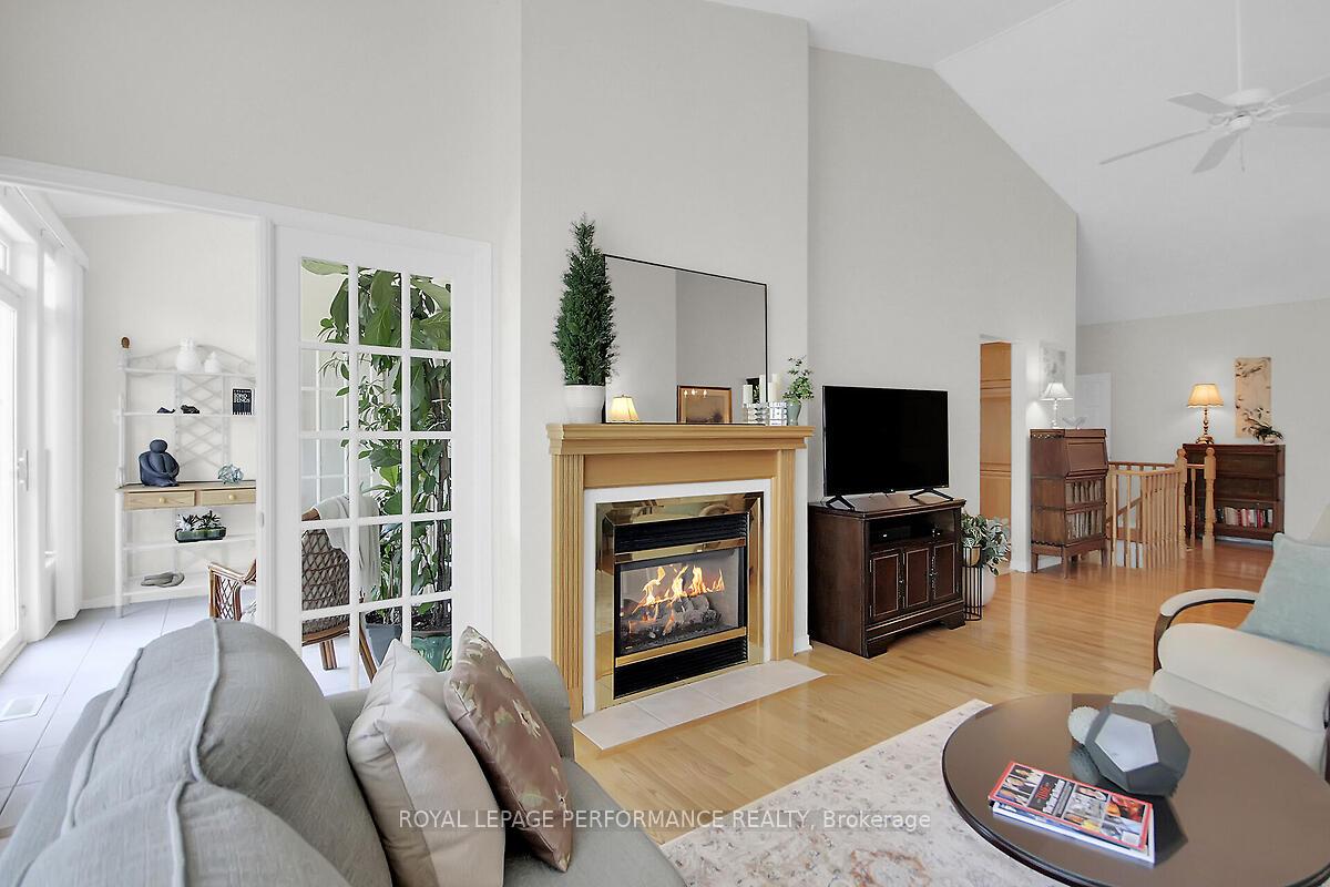 Photo 12 of 6 Briardale Crescent, Ottawa, City View/Skyline/Fisher Heights/Parkwood Hills — HOMEH