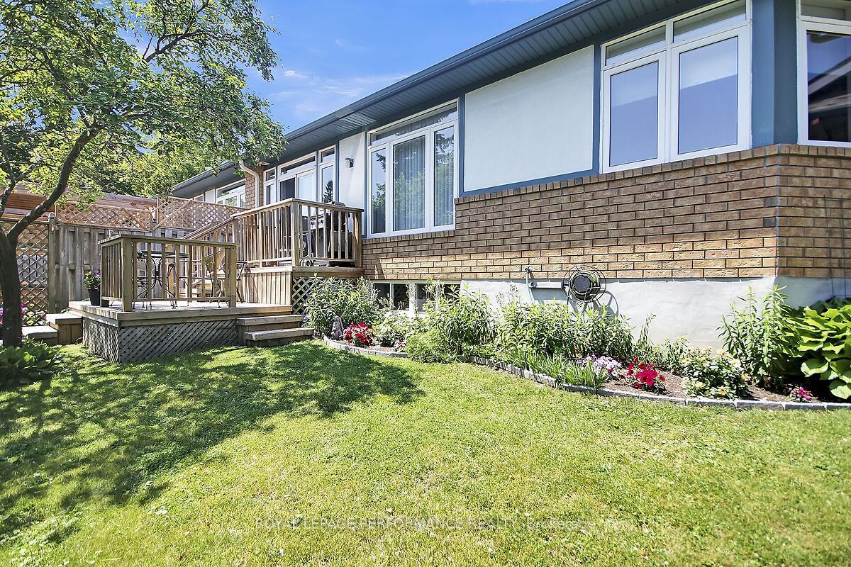 Photo 44 of 6 Briardale Crescent, Ottawa, City View/Skyline/Fisher Heights/Parkwood Hills — HOMEH