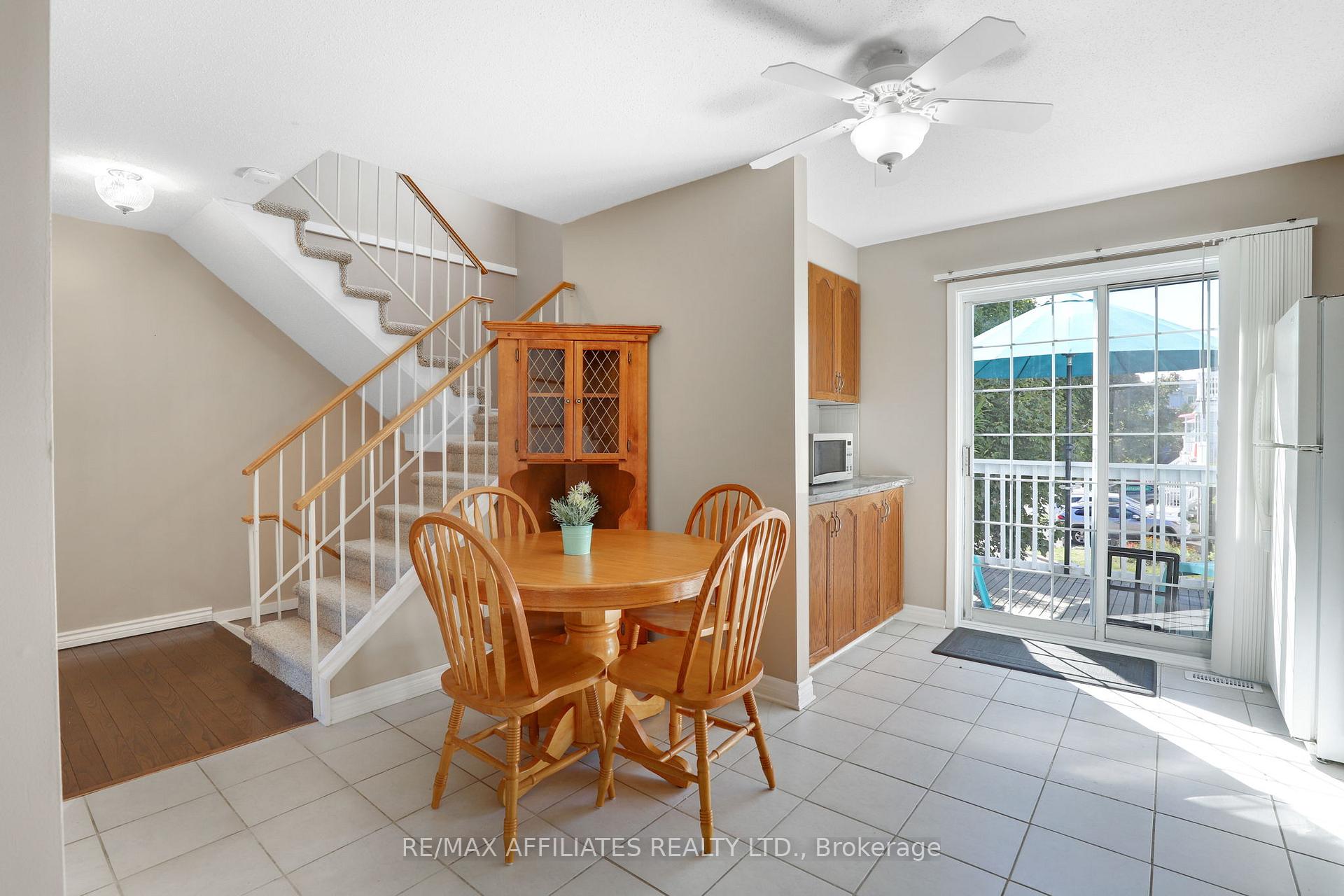 Photo 3 of 22 Castlegreen Private, Ottawa, Hunt Club Park/Greenboro — HOMEH