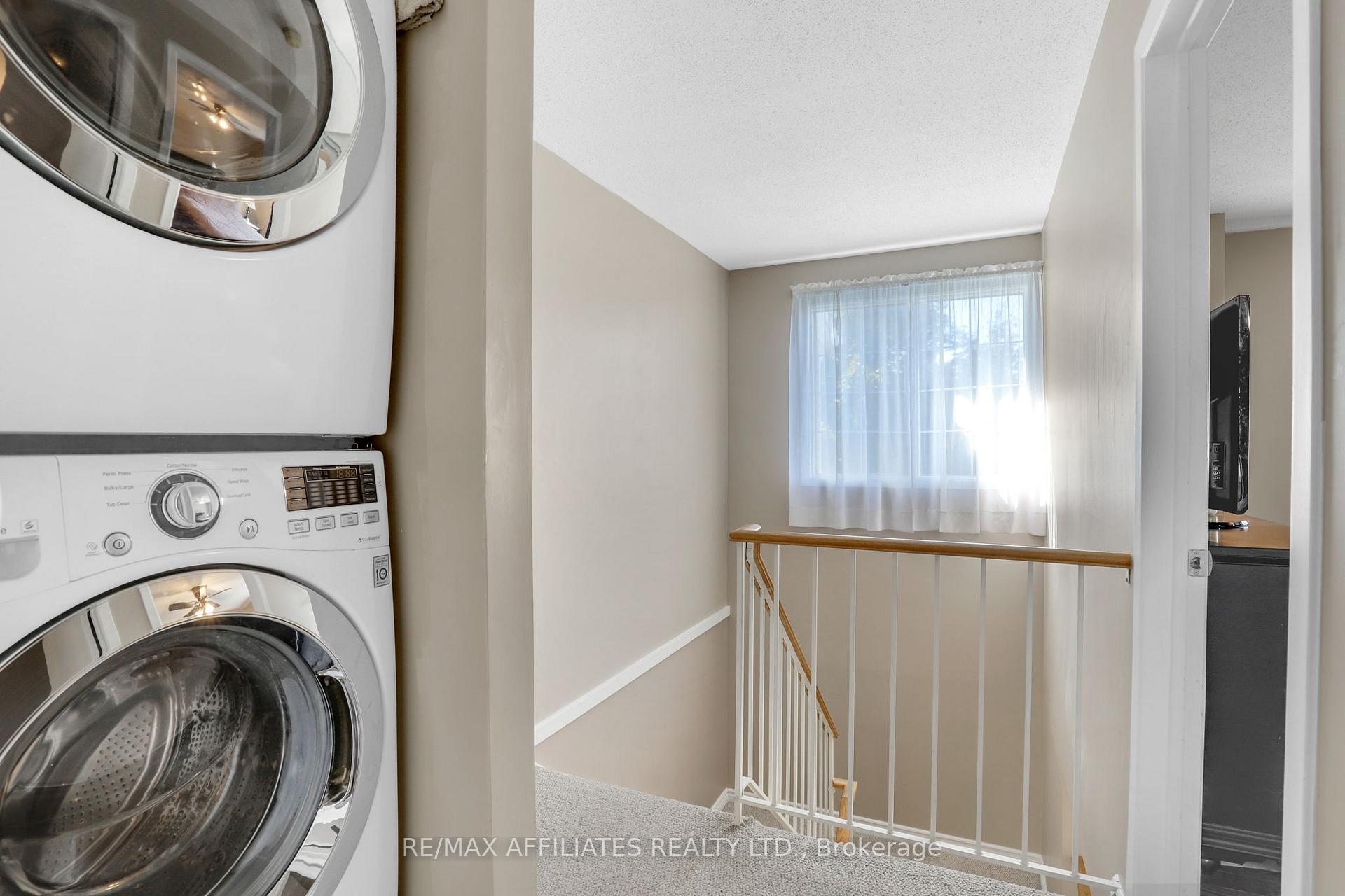 Photo 21 of 22 Castlegreen Private, Ottawa, Hunt Club Park/Greenboro — HOMEH