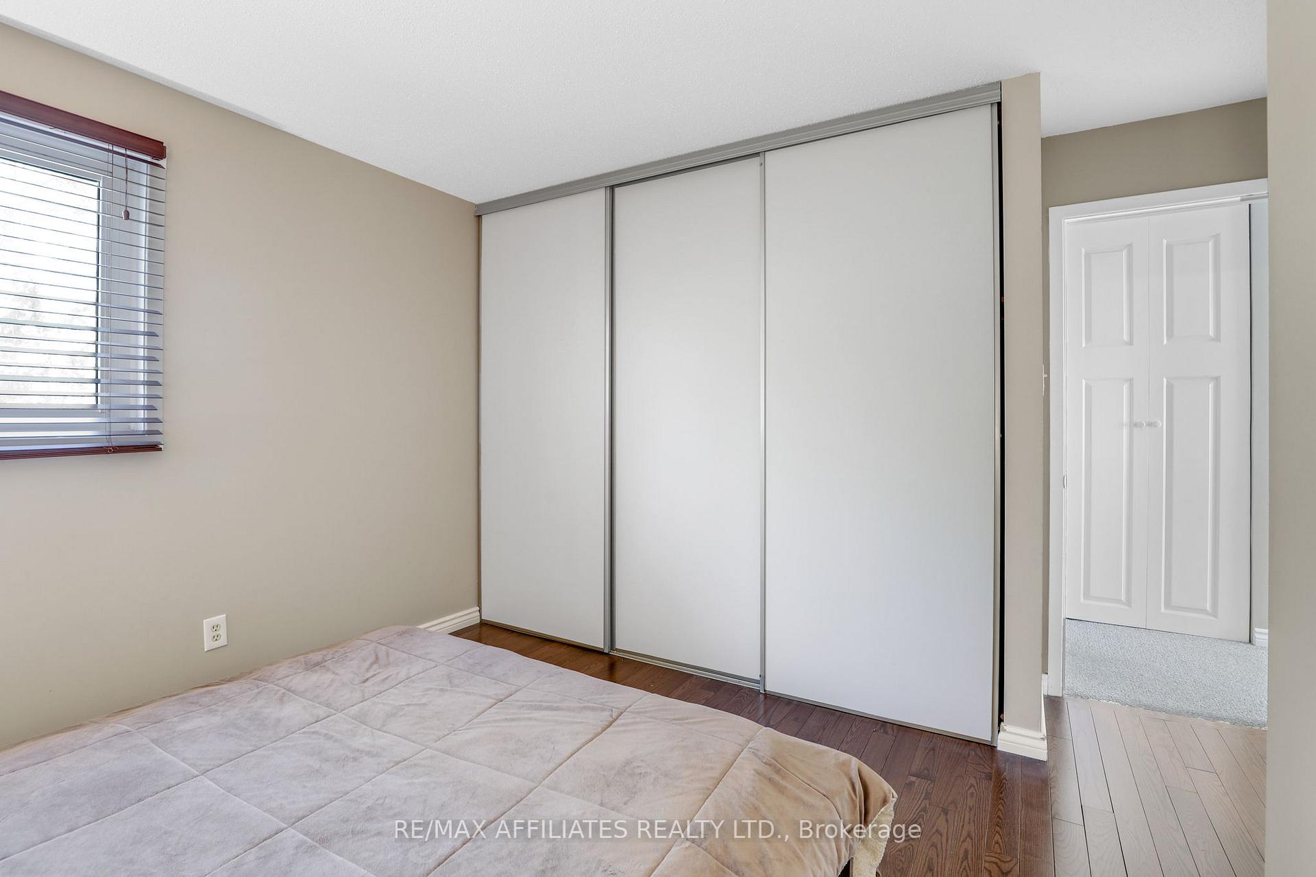 Photo 23 of 22 Castlegreen Private, Ottawa, Hunt Club Park/Greenboro — HOMEH