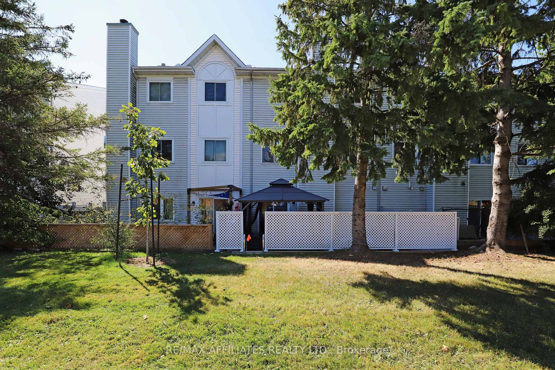 Photo 34 of 22 Castlegreen Private, Ottawa, Hunt Club Park/Greenboro — HOMEH