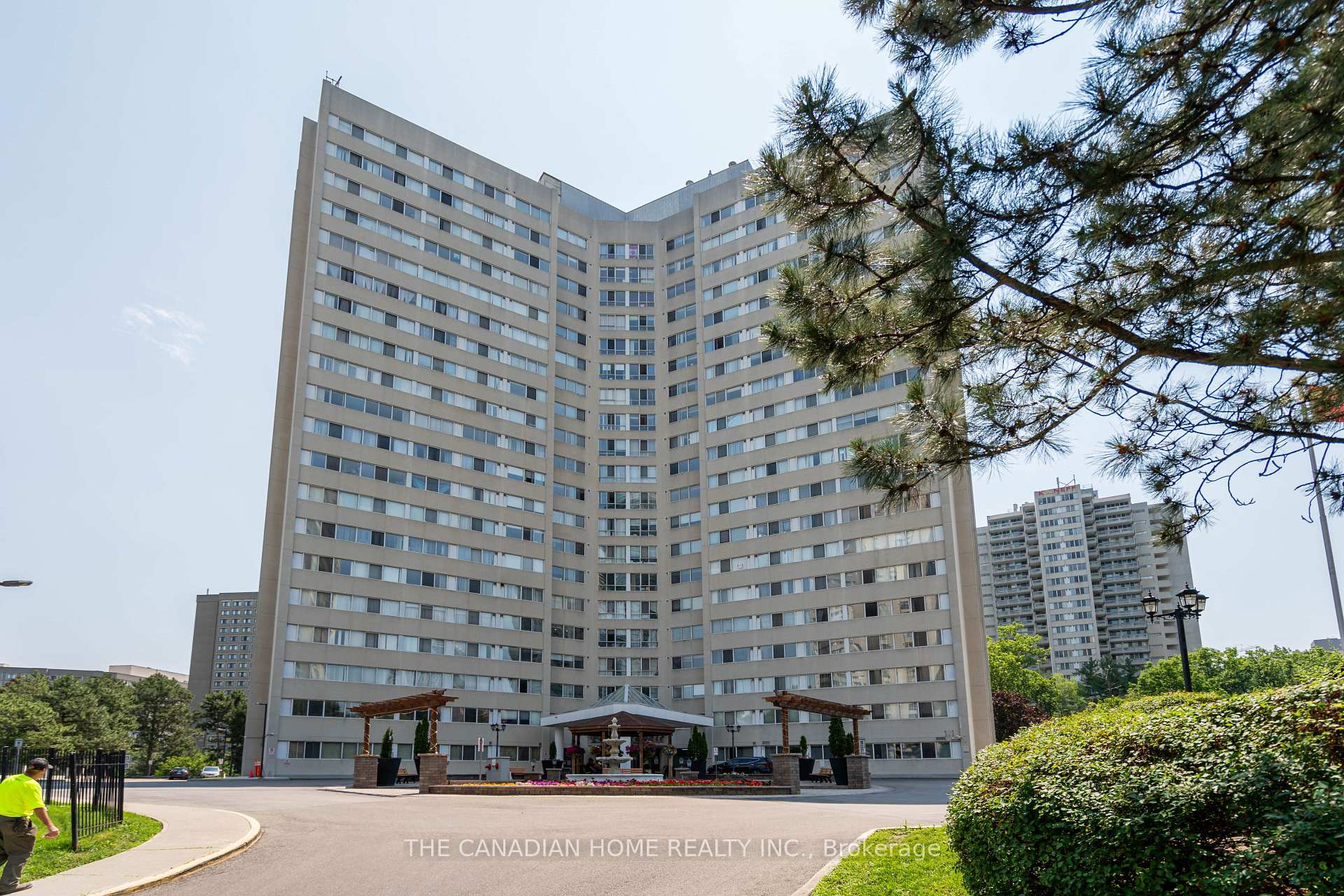 Photo 1 of Unit 607, 3695 Kaneff Crescent, Mississauga, Mississauga Valleys — HOMEH