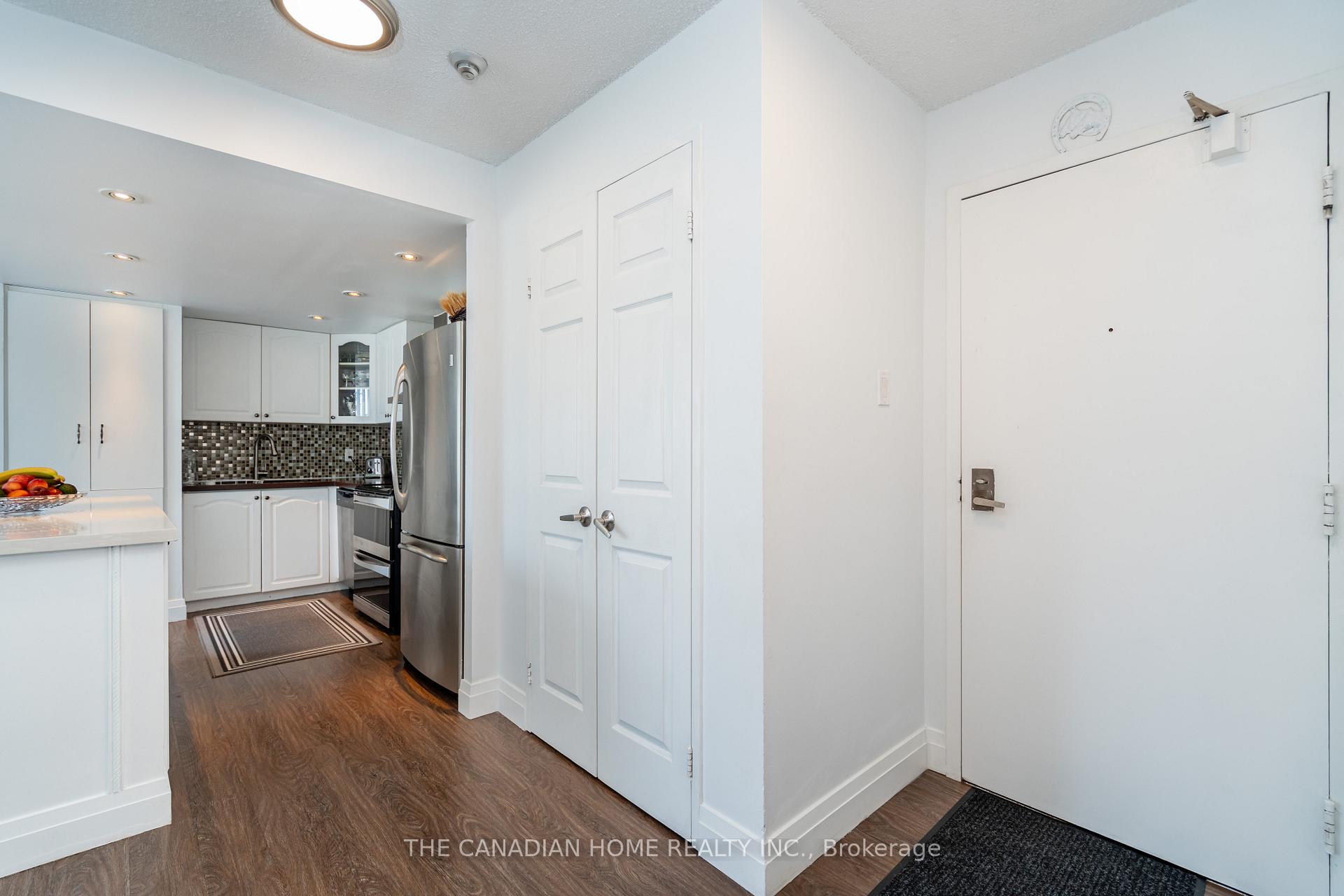 Photo 7 of Unit 607, 3695 Kaneff Crescent, Mississauga, Mississauga Valleys — HOMEH