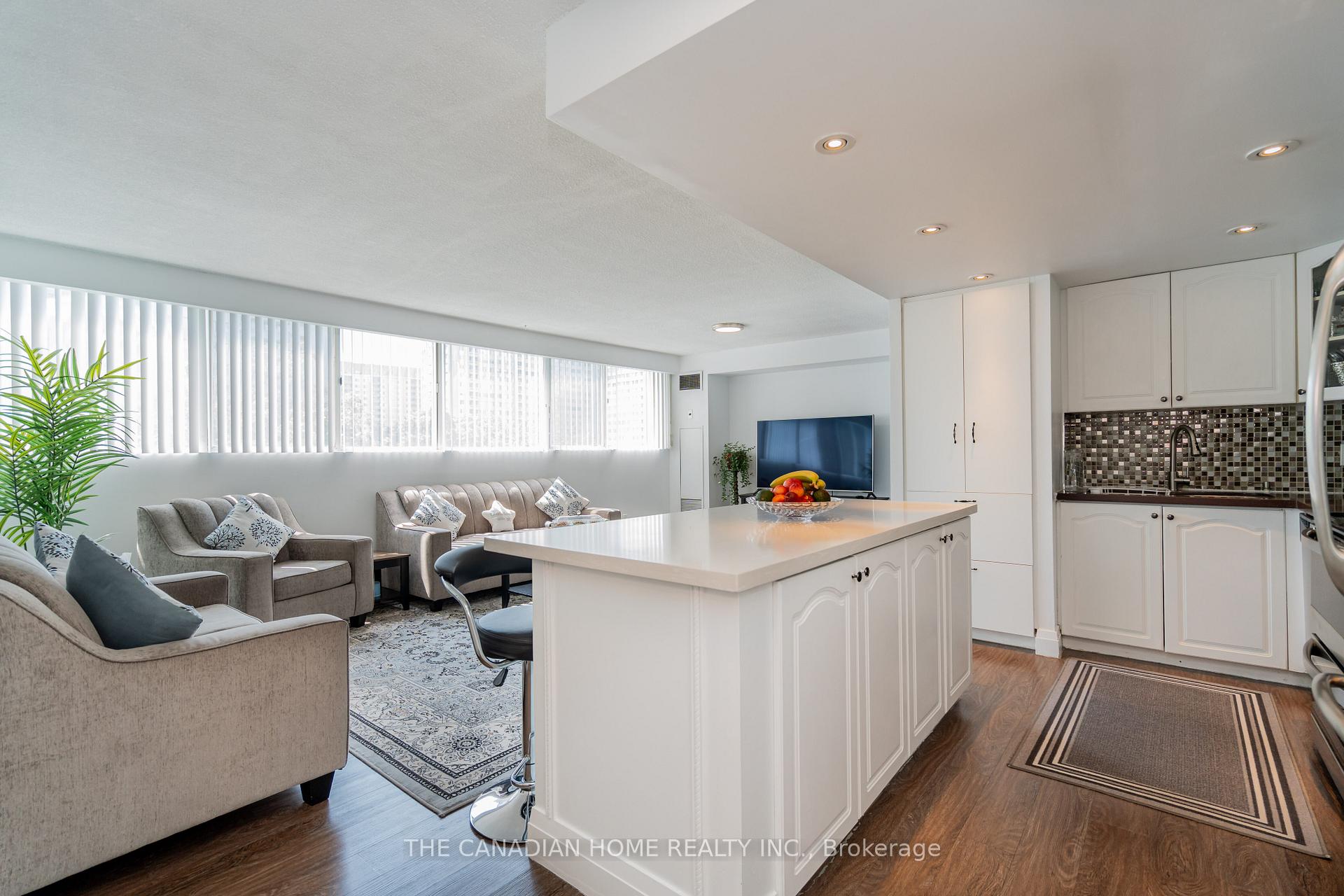 Photo 15 of Unit 607, 3695 Kaneff Crescent, Mississauga, Mississauga Valleys — HOMEH