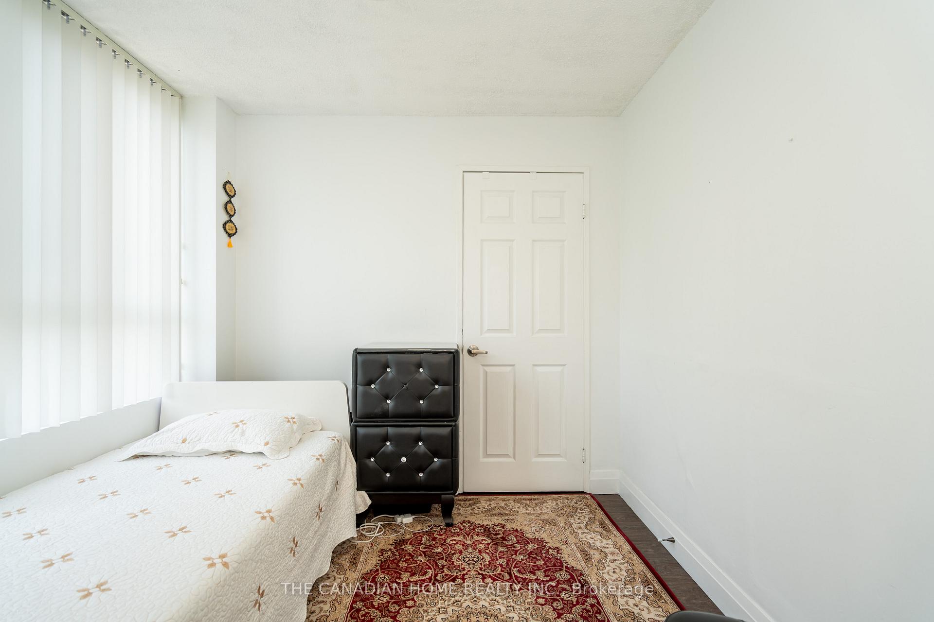 Photo 17 of Unit 607, 3695 Kaneff Crescent, Mississauga, Mississauga Valleys — HOMEH