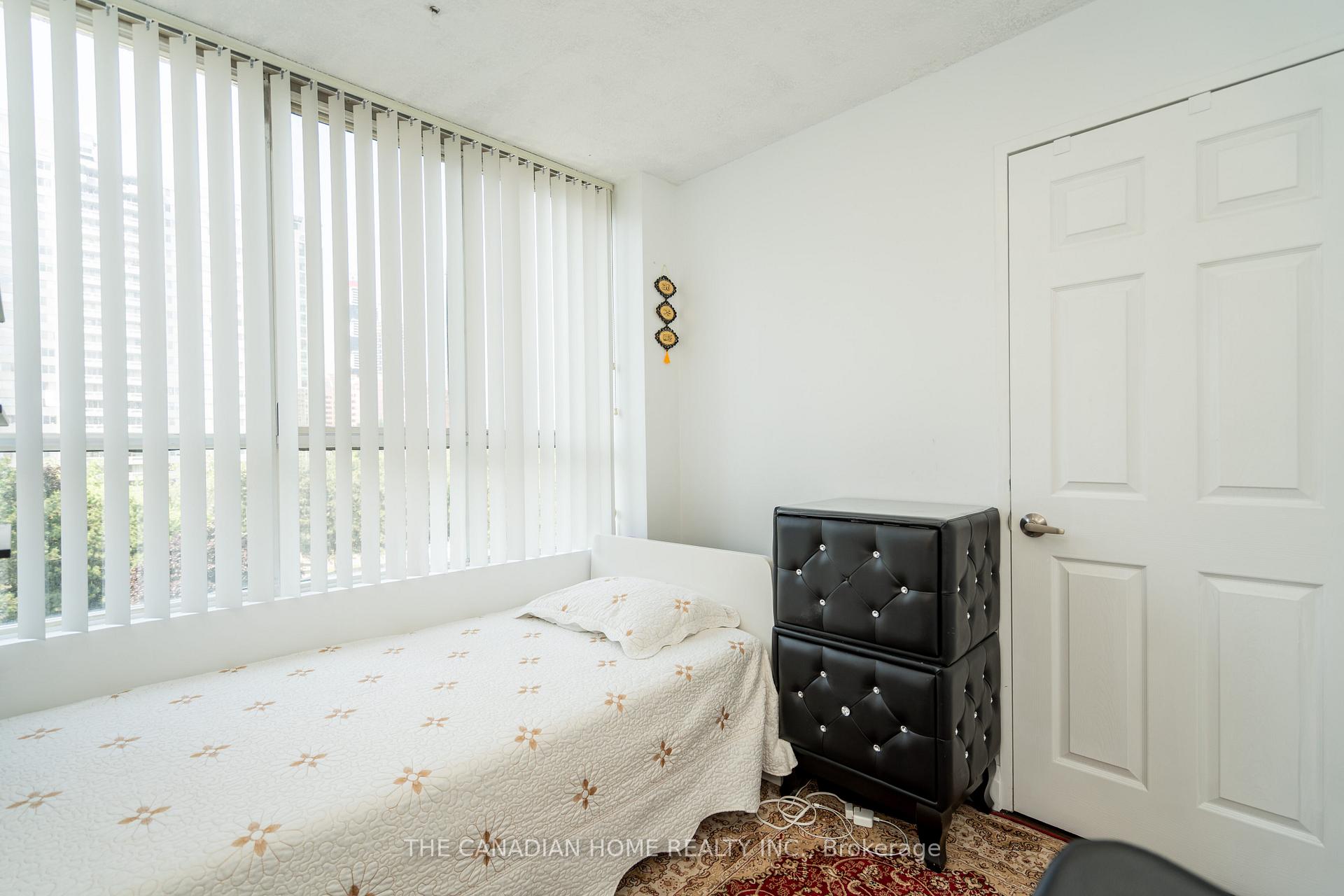 Photo 11 of Unit 607, 3695 Kaneff Crescent, Mississauga, Mississauga Valleys — HOMEH