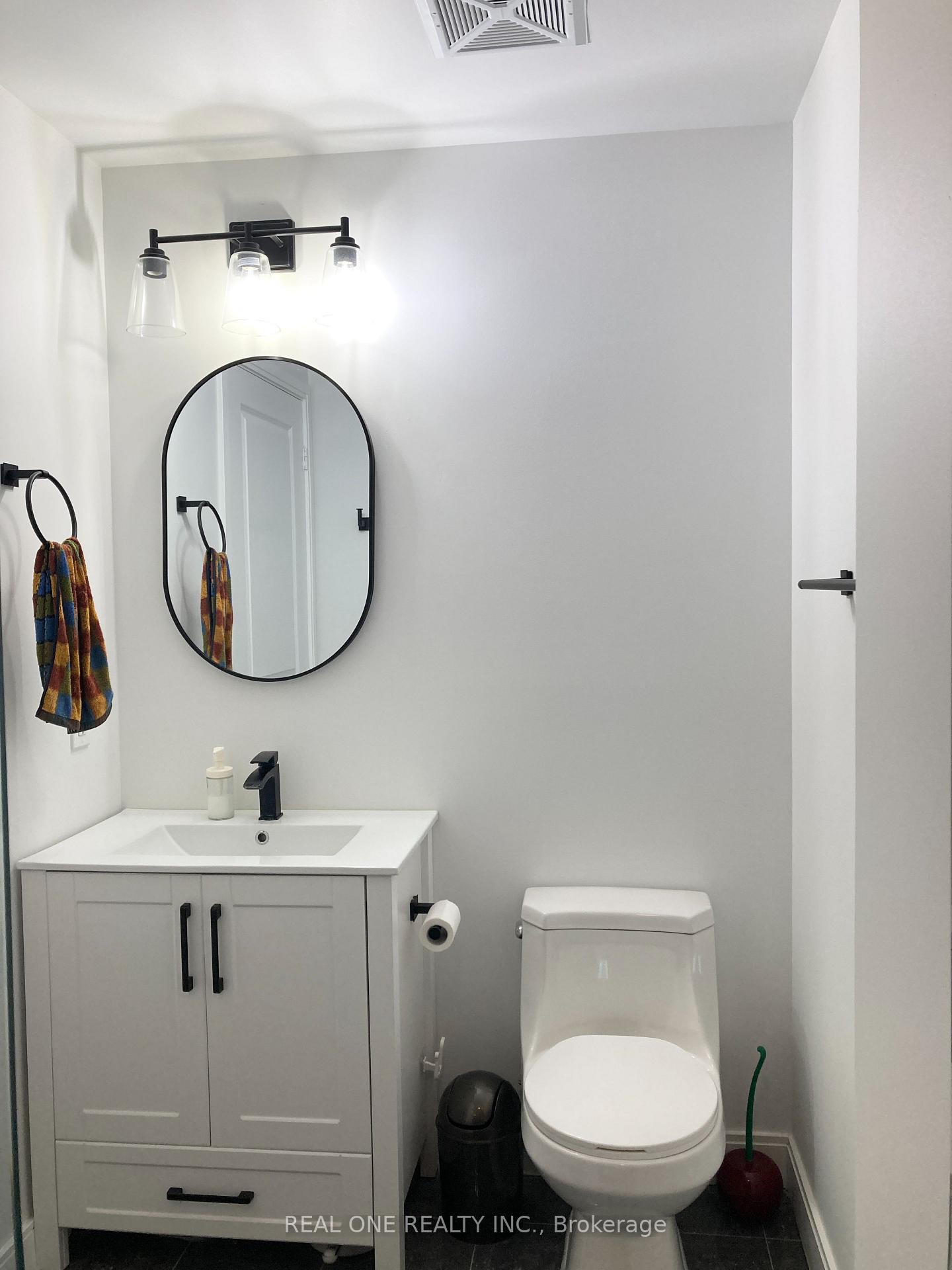 Photo 13 of Unit 405, 50 Absolute Avenue, Mississauga, City Centre — HOMEH