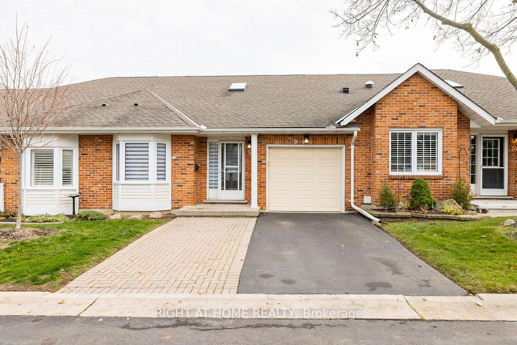 Photo 1 of Unit 9, 810 Golf Links Road, Hamilton, Meadowlands — HOMEH