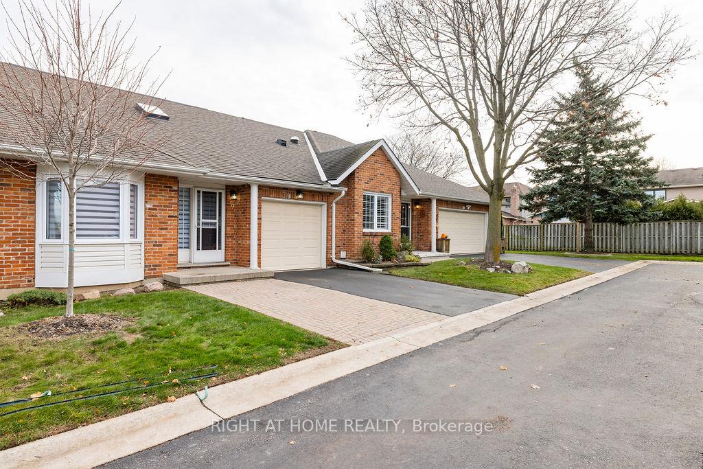 Photo 2 of Unit 9, 810 Golf Links Road, Hamilton, Meadowlands — HOMEH
