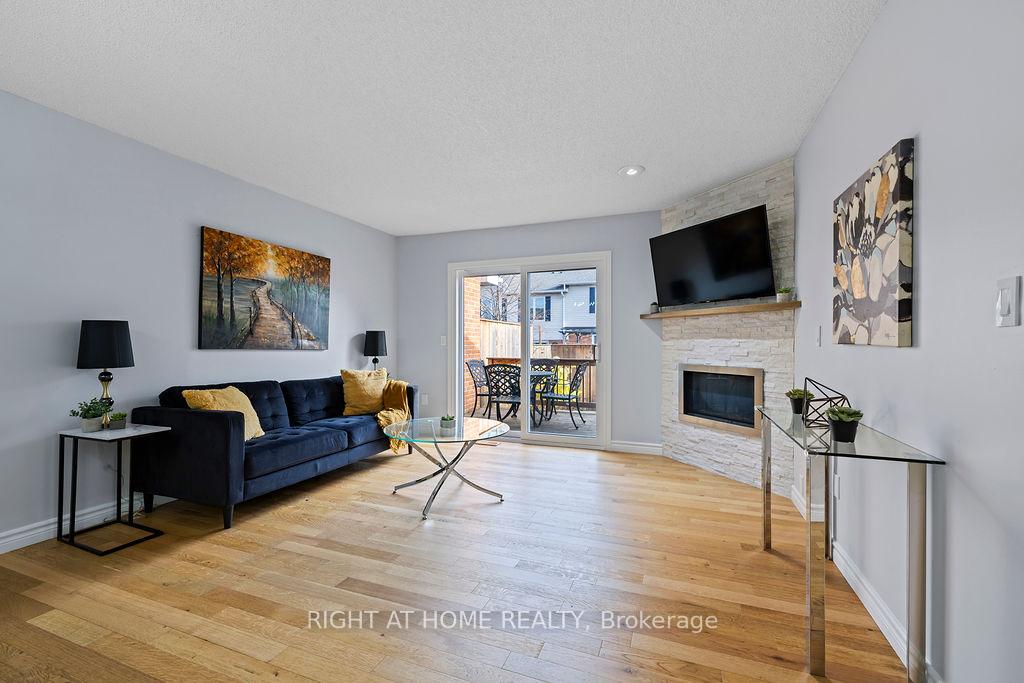Photo 11 of Unit 9, 810 Golf Links Road, Hamilton, Meadowlands — HOMEH