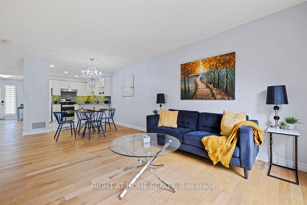Photo 12 of Unit 9, 810 Golf Links Road, Hamilton, Meadowlands — HOMEH