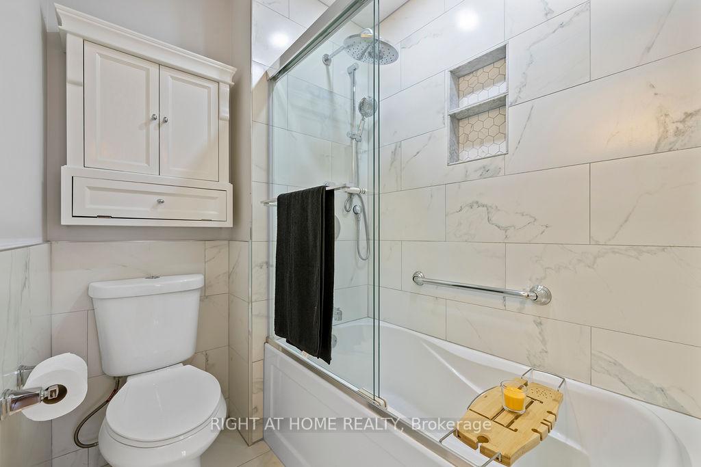 Photo 16 of Unit 9, 810 Golf Links Road, Hamilton, Meadowlands — HOMEH