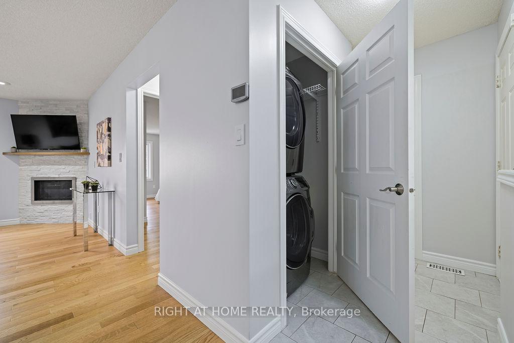 Photo 18 of Unit 9, 810 Golf Links Road, Hamilton, Meadowlands — HOMEH