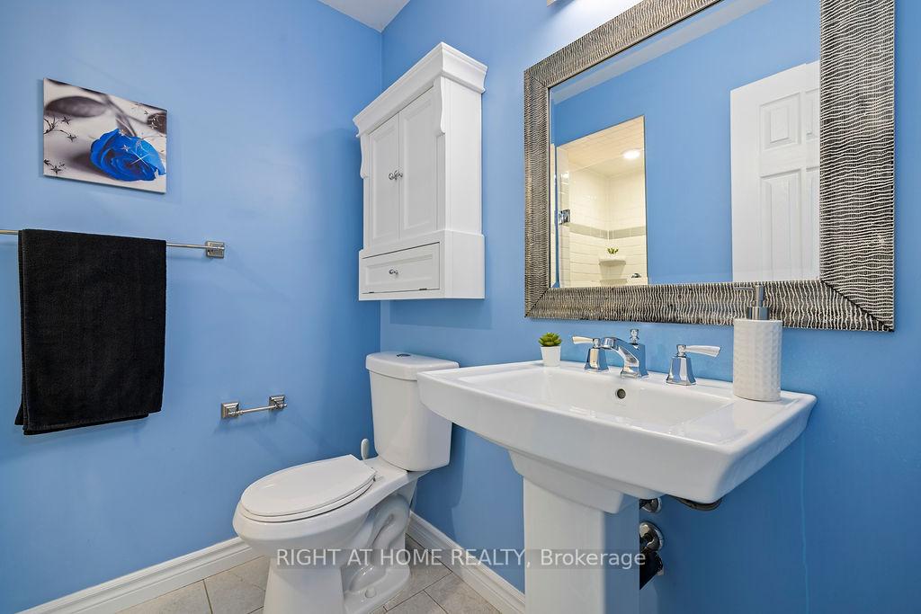Photo 20 of Unit 9, 810 Golf Links Road, Hamilton, Meadowlands — HOMEH