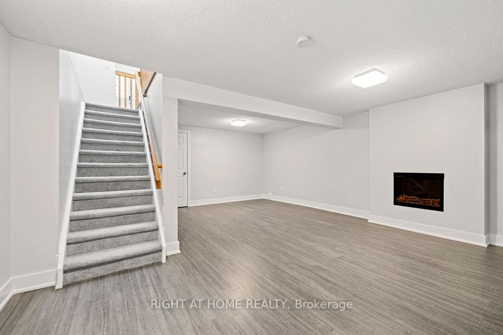 Photo 22 of Unit 9, 810 Golf Links Road, Hamilton, Meadowlands — HOMEH
