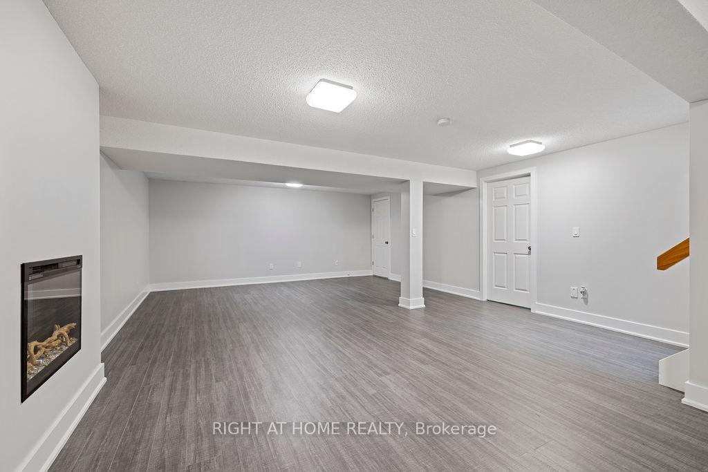 Photo 24 of Unit 9, 810 Golf Links Road, Hamilton, Meadowlands — HOMEH