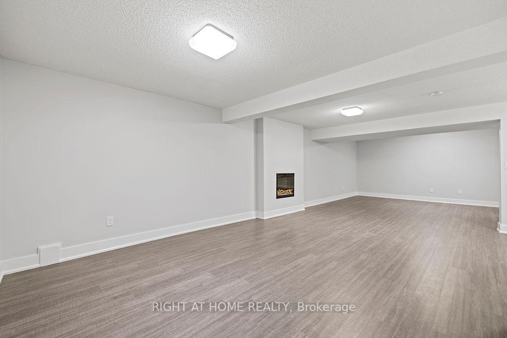 Photo 27 of Unit 9, 810 Golf Links Road, Hamilton, Meadowlands — HOMEH