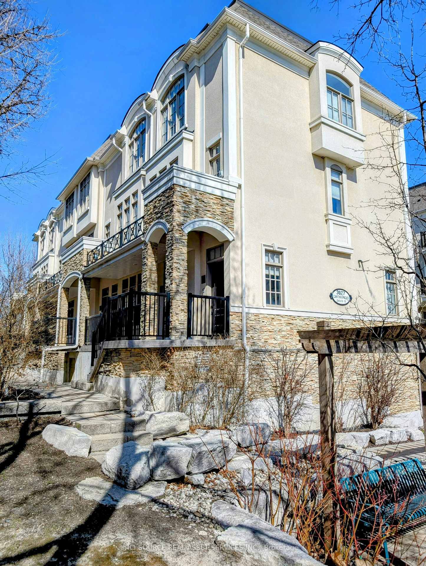 Front of Unit 16, 3077 Cawthra Road