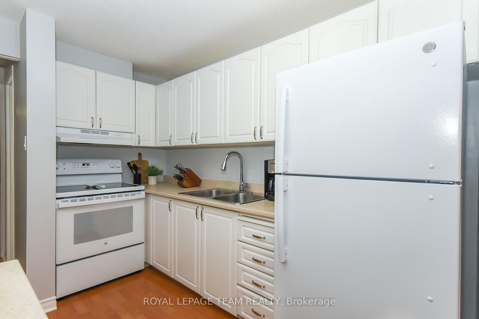 Photo 8 of Unit 34, 6993 Bilberry Drive, Ottawa, Convent Glen North — HOMEH