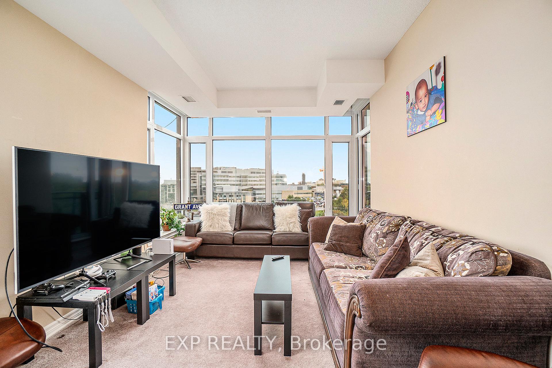 Photo 6 of Unit 701, 100 Roger Guindon Road, Ottawa, Riverview Park — HOMEH