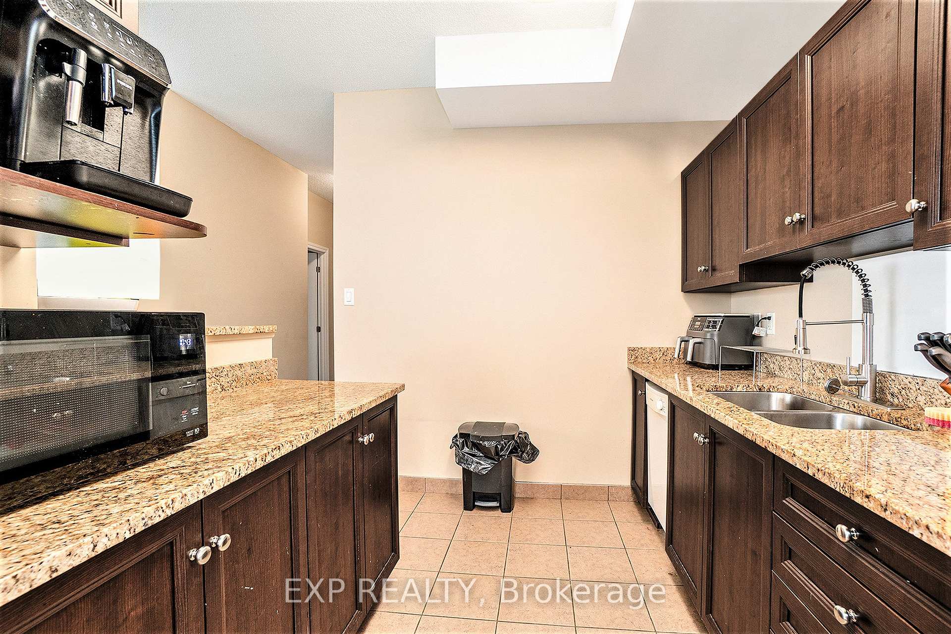 Photo 15 of Unit 701, 100 Roger Guindon Road, Ottawa, Riverview Park — HOMEH