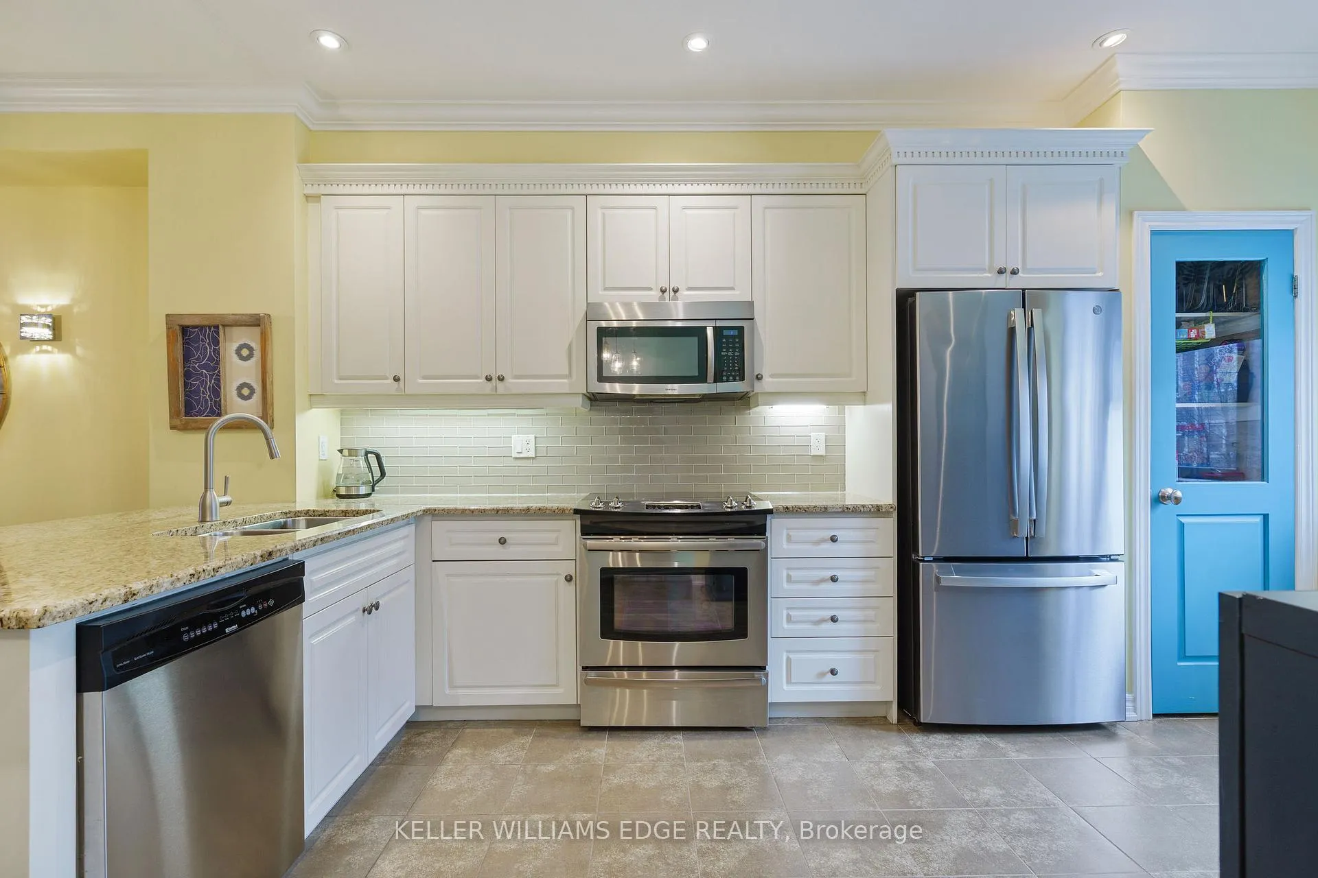 Photo 3 of Unit 46, 337 Beach Boulevard, Hamilton, Hamilton Beach — HOMEH