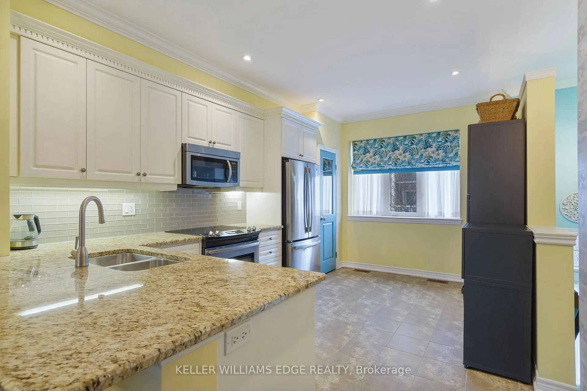 Photo 4 of Unit 46, 337 Beach Boulevard, Hamilton, Hamilton Beach — HOMEH
