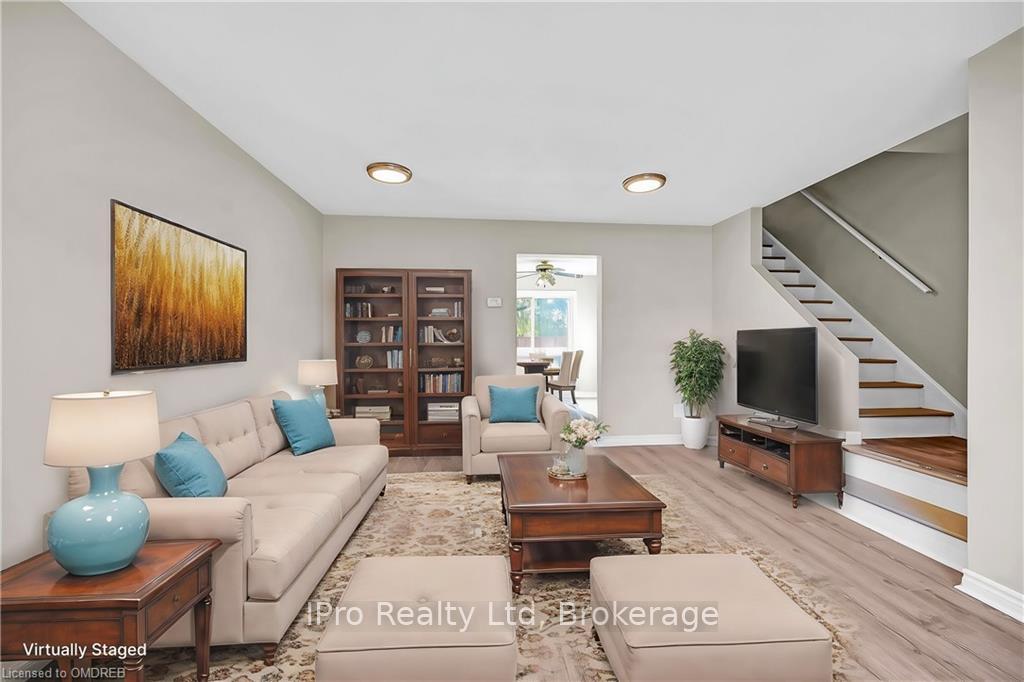 Photo 3 of Unit 11, 8 Eastview Avenue, Hamilton, Riverdale — HOMEH