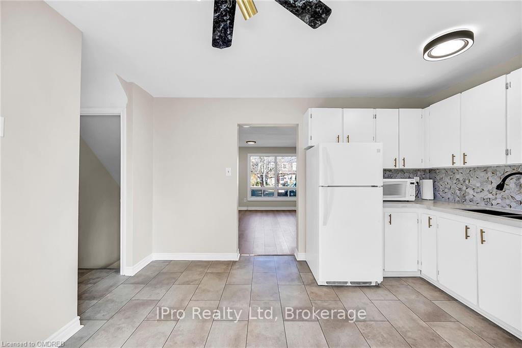 Photo 12 of Unit 11, 8 Eastview Avenue, Hamilton, Riverdale — HOMEH