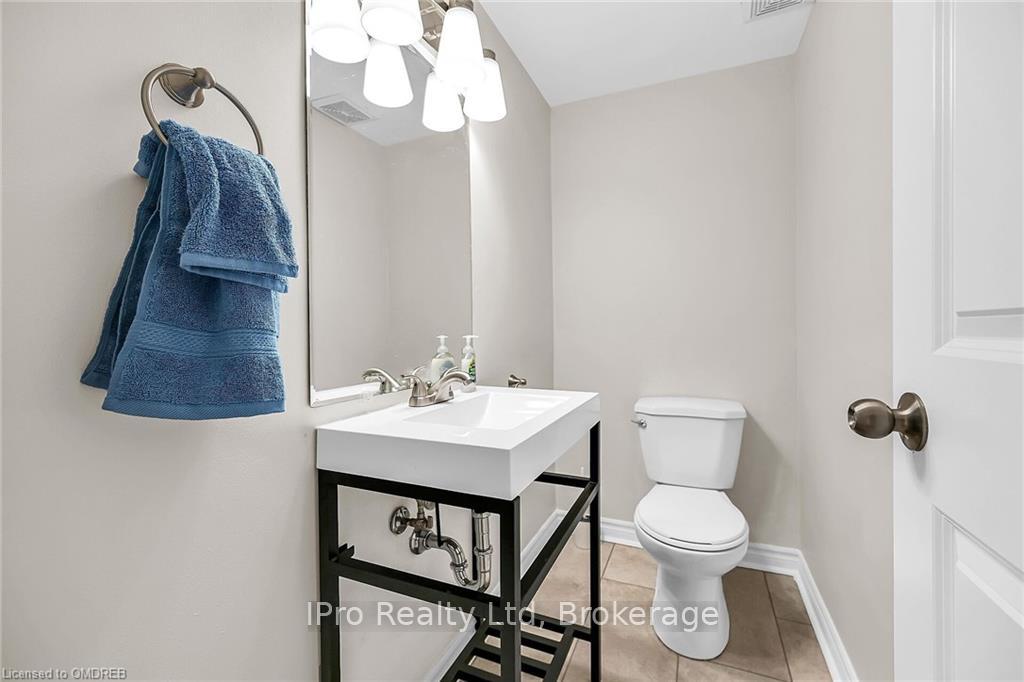 Photo 16 of Unit 11, 8 Eastview Avenue, Hamilton, Riverdale — HOMEH