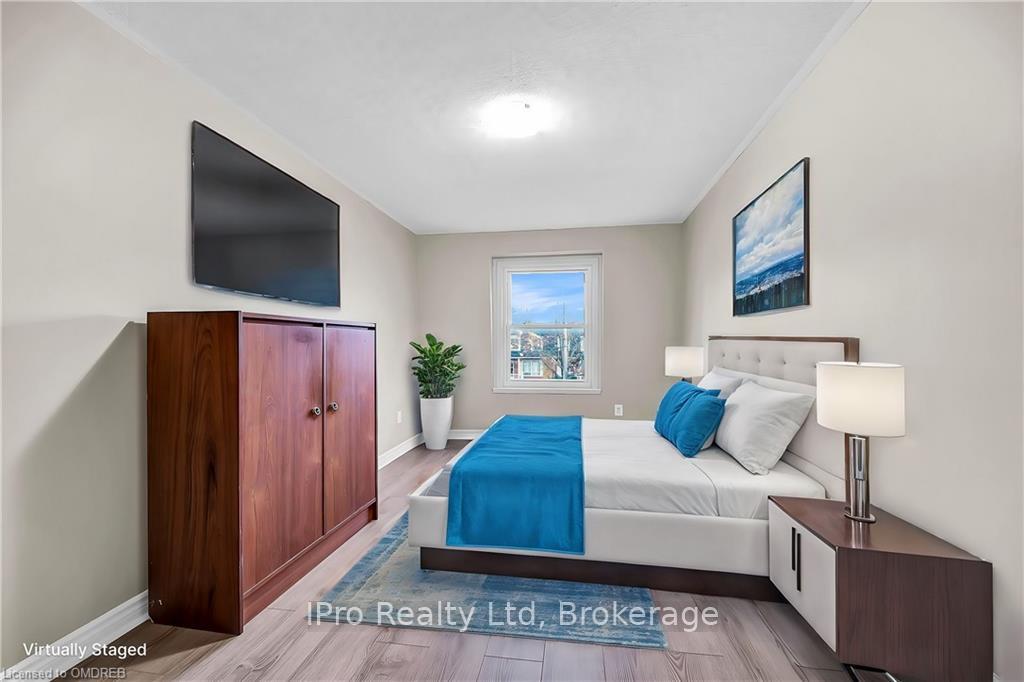 Photo 17 of Unit 11, 8 Eastview Avenue, Hamilton, Riverdale — HOMEH