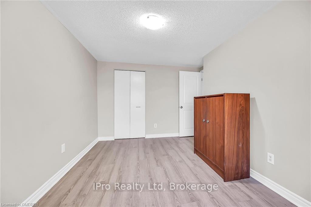 Photo 19 of Unit 11, 8 Eastview Avenue, Hamilton, Riverdale — HOMEH