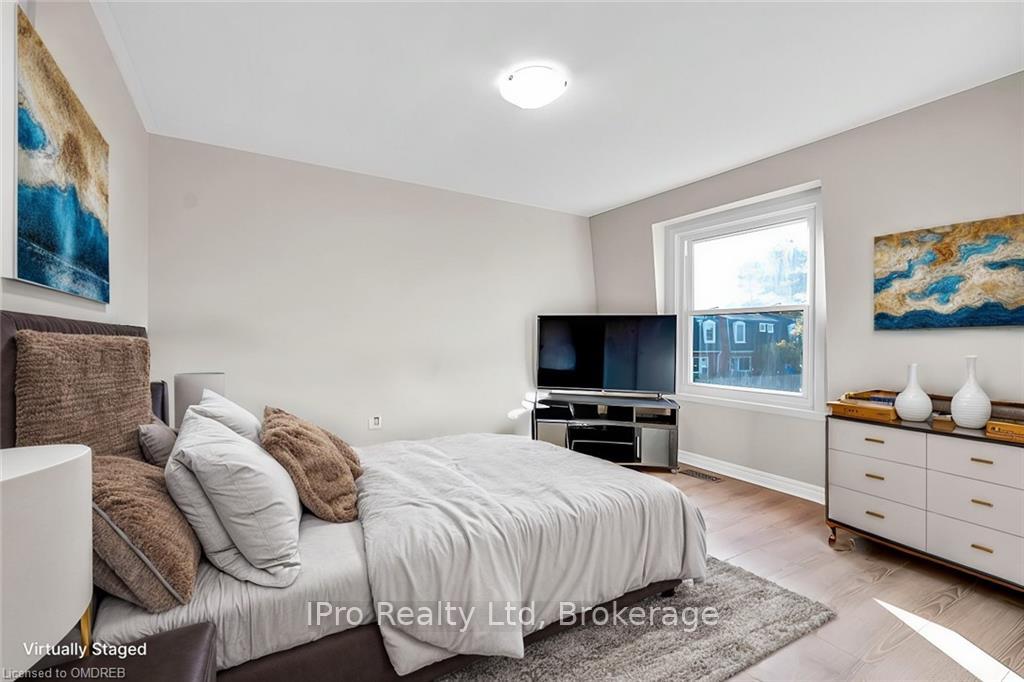 Photo 22 of Unit 11, 8 Eastview Avenue, Hamilton, Riverdale — HOMEH