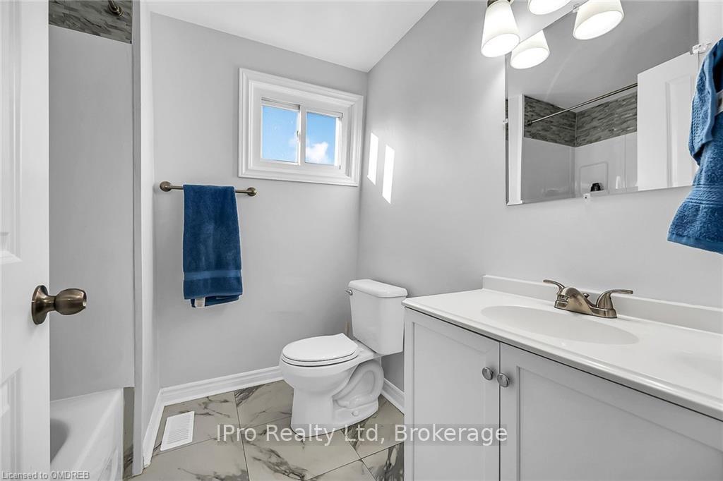 Photo 25 of Unit 11, 8 Eastview Avenue, Hamilton, Riverdale — HOMEH