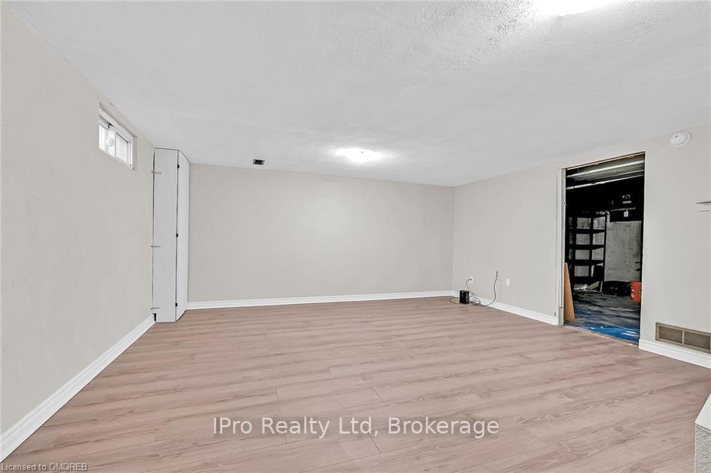 Photo 28 of Unit 11, 8 Eastview Avenue, Hamilton, Riverdale — HOMEH