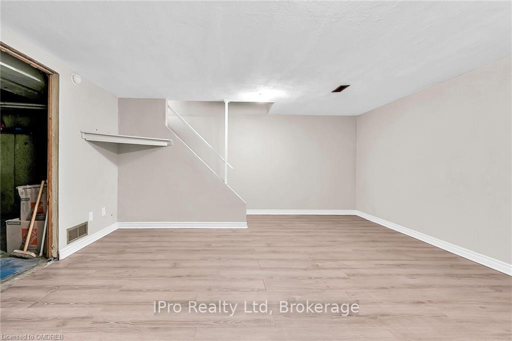 Photo 32 of Unit 11, 8 Eastview Avenue, Hamilton, Riverdale — HOMEH