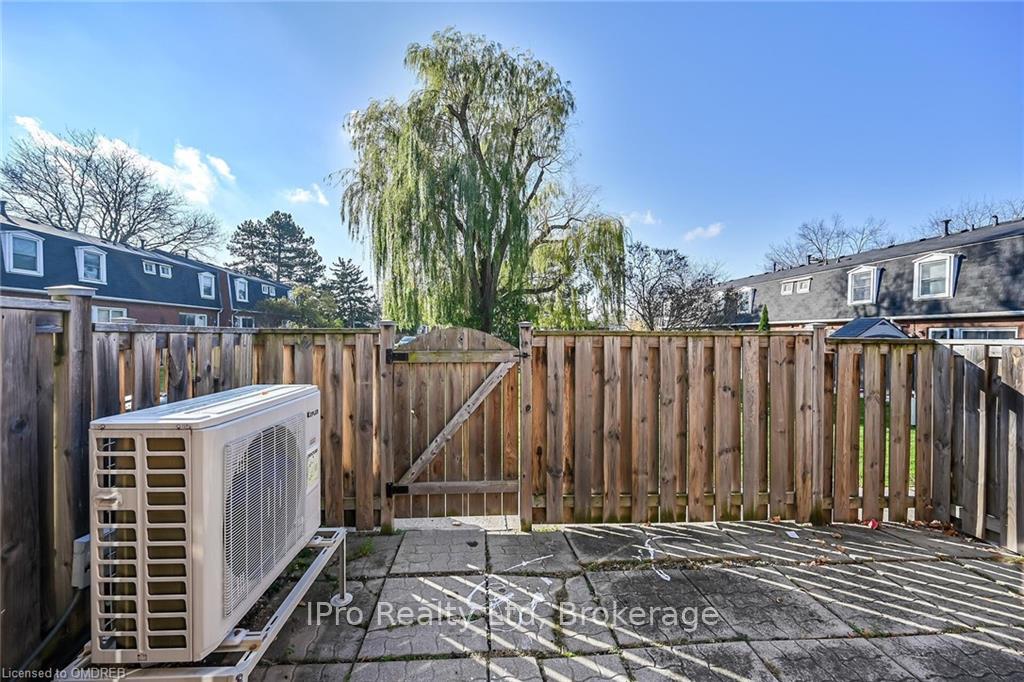 Photo 34 of Unit 11, 8 Eastview Avenue, Hamilton, Riverdale — HOMEH