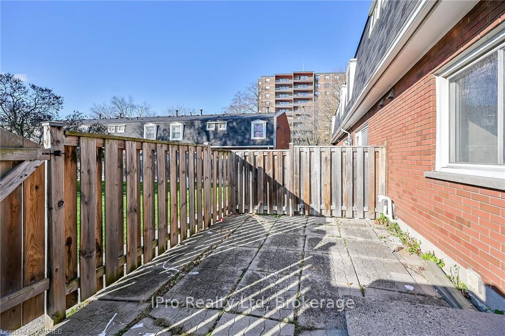 Photo 35 of Unit 11, 8 Eastview Avenue, Hamilton, Riverdale — HOMEH