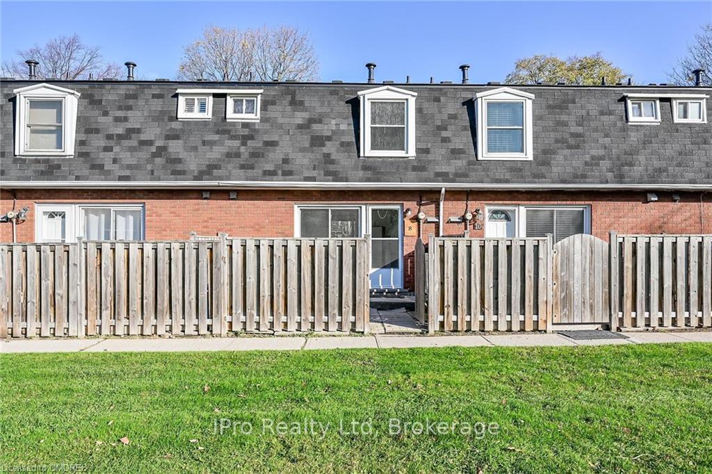 Photo 38 of Unit 11, 8 Eastview Avenue, Hamilton, Riverdale — HOMEH