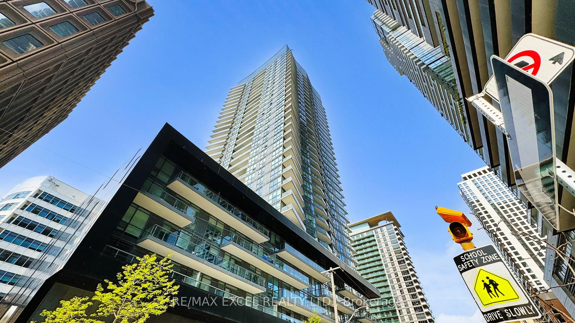 Photo 2 of Unit 3105, 30 Roehampton Avenue, Toronto, Mount Pleasant West — HOMEH