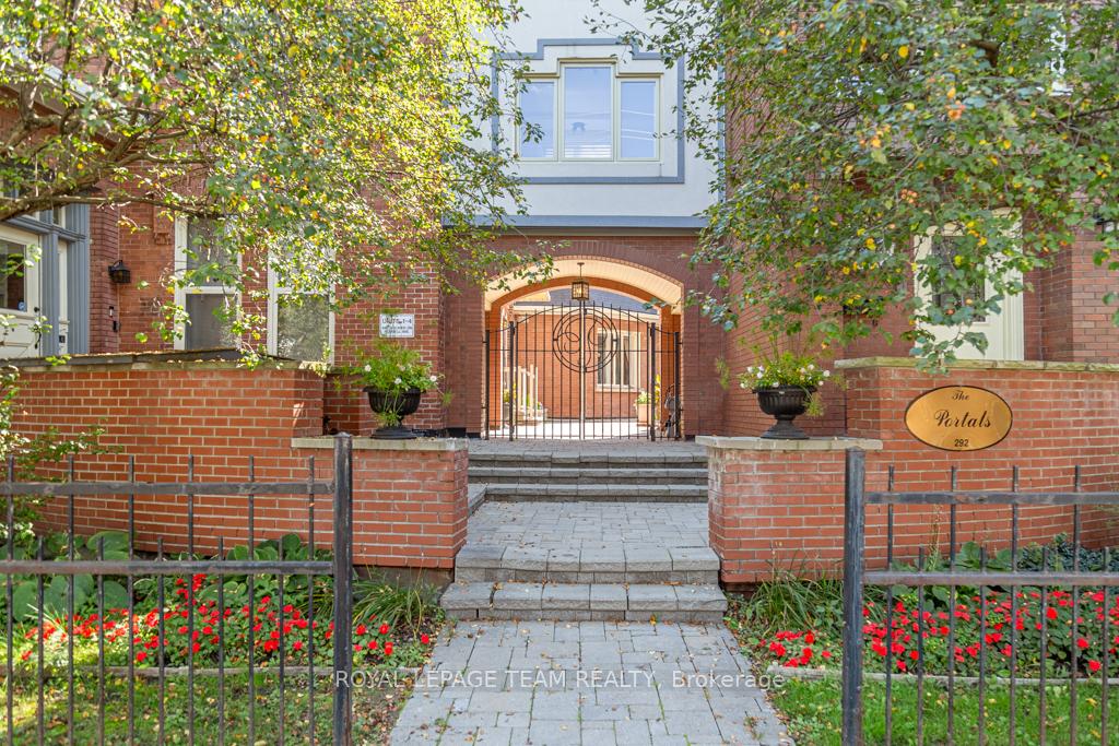 Front of Unit 9, 292 Laurier Avenue