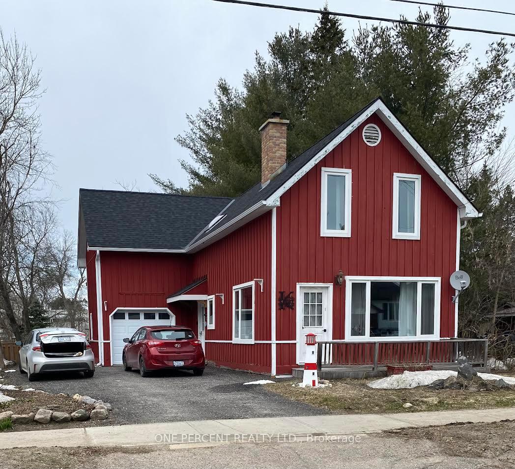 Front of 181 Dill Street S