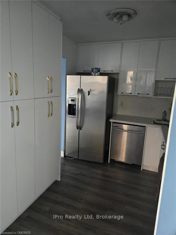 Photo 4 of Unit 204, 2345 Confederation Parkway, Mississauga, Cooksville — HOMEH