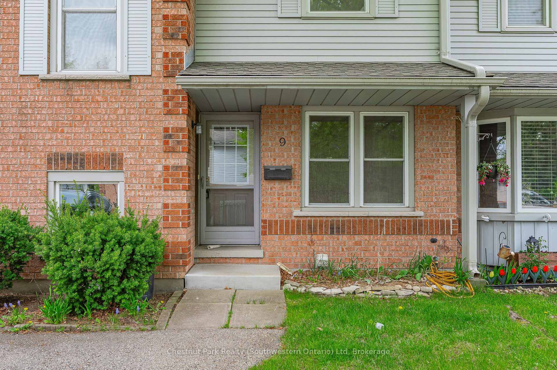 Photo 4 of Unit 9, 180 Marksam Road, Guelph, Willow West/Sugarbush/West Acres — HOMEH