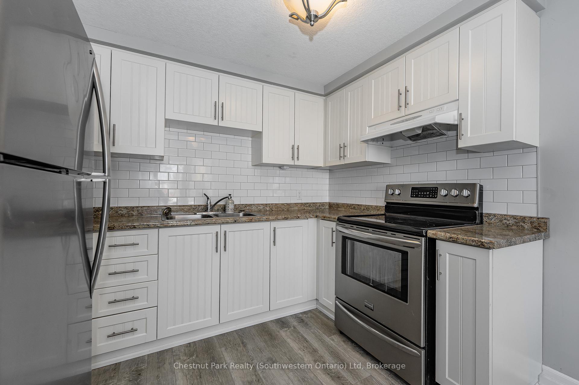 Photo 5 of Unit 9, 180 Marksam Road, Guelph, Willow West/Sugarbush/West Acres — HOMEH