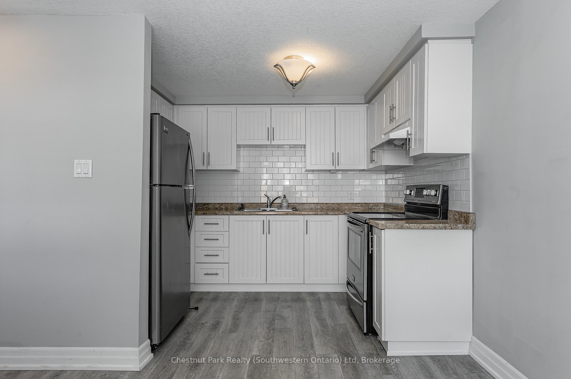 Photo 7 of Unit 9, 180 Marksam Road, Guelph, Willow West/Sugarbush/West Acres — HOMEH