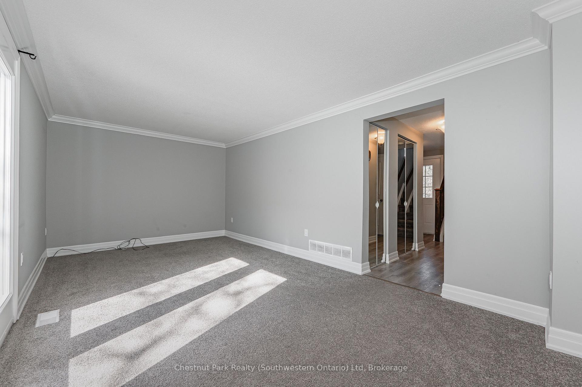 Photo 34 of Unit 9, 180 Marksam Road, Guelph, Willow West/Sugarbush/West Acres — HOMEH